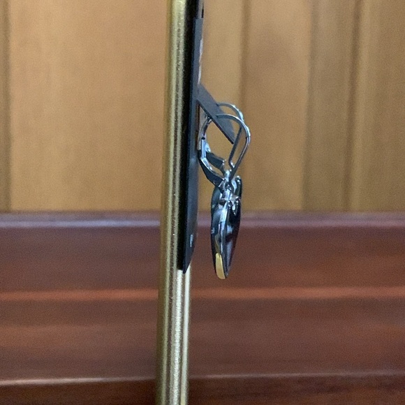 NWT Simply Vera Vera Wang silver tone heart earrings - Picture 3 of 3